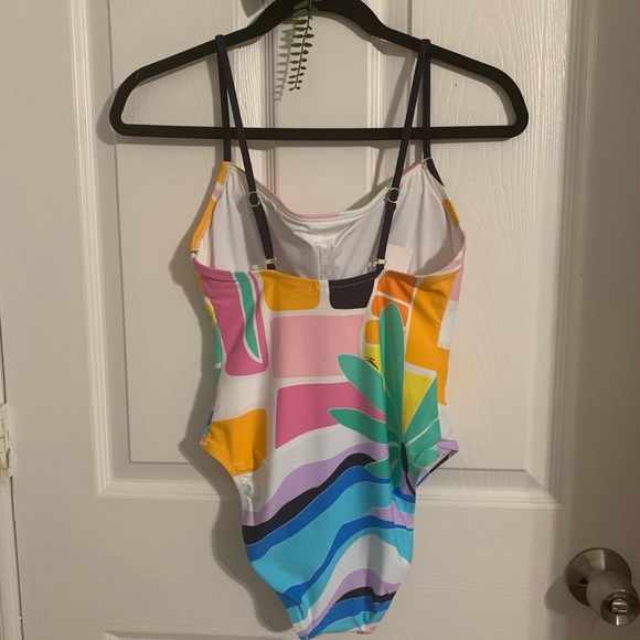 SALE⬇️‼️ NWT Trina Turk Mosaic Sunrise High leg - Picture 12 of 14